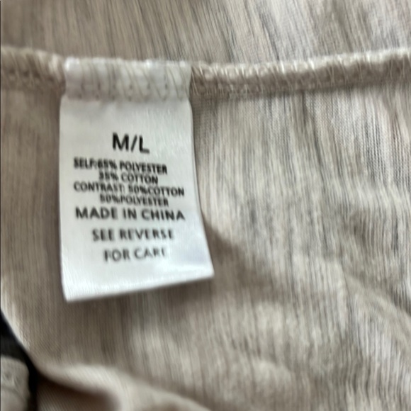 Wishlist Tan Long Sleeve M/L Boxy T-Shirt - Picture 4 of 4